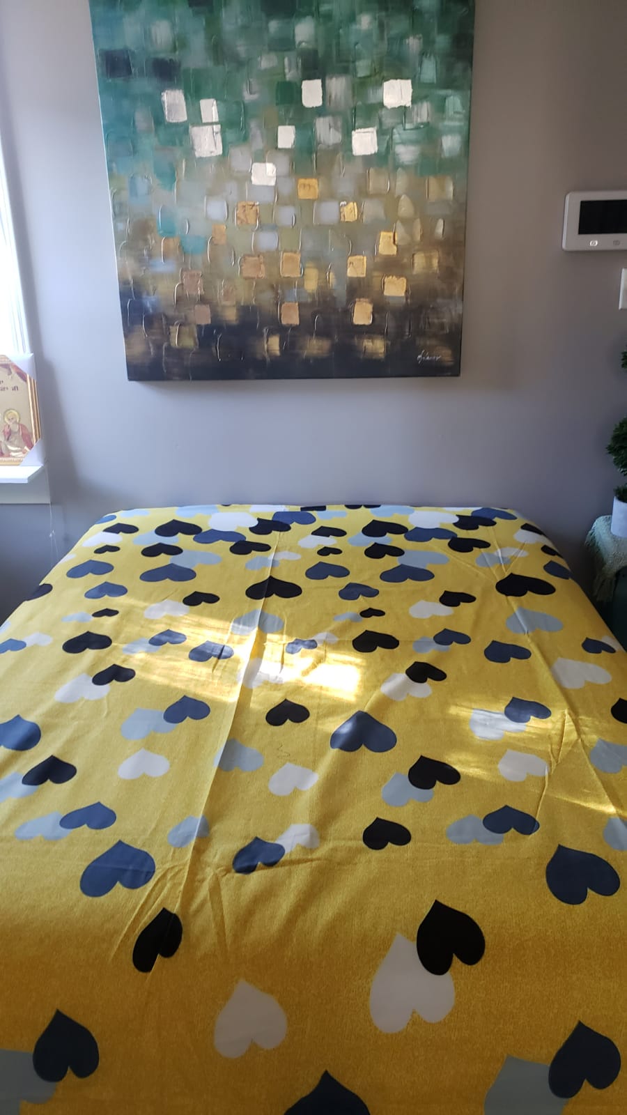 Beautiful Yellow Bedsheet with Blended hearts