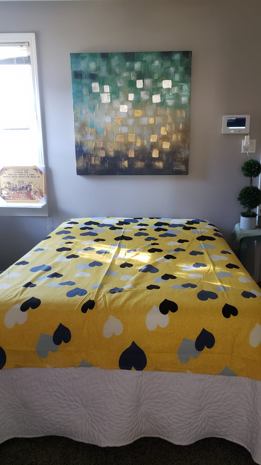 Beautiful Yellow Bedsheet with Blended hearts